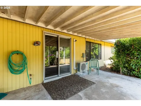 47711 Commercial Street Oakridge OR 97463