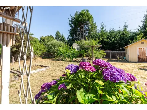 47711 Commercial Street Oakridge OR 97463