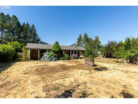 47711 Commercial Street Oakridge OR 97463