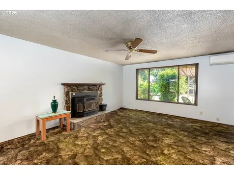 47711 Commercial Street Oakridge OR 97463