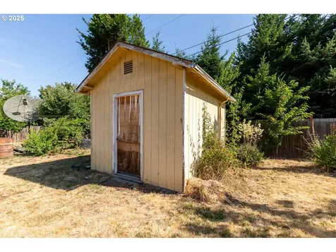 47711 Commercial Street Oakridge OR 97463