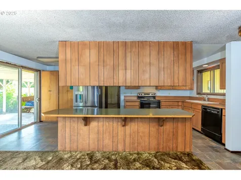 47711 Commercial Street Oakridge OR 97463