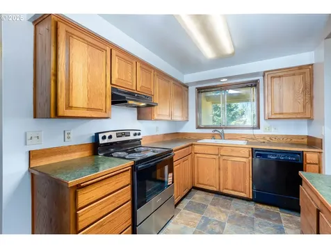 47711 Commercial Street Oakridge OR 97463