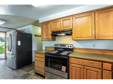 47711 Commercial Street Oakridge OR 97463