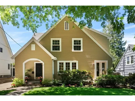 7333 SE 30th Avenue Portland OR 97202