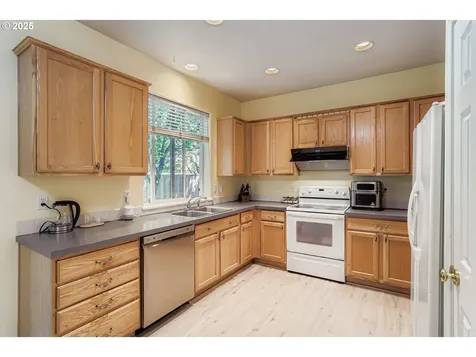 555 NW Hertel Street Hillsboro OR 97124