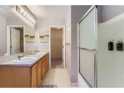 555 NW Hertel Street Hillsboro OR 97124