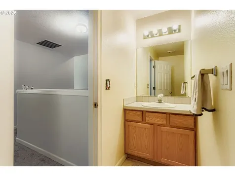 555 NW Hertel Street Hillsboro OR 97124