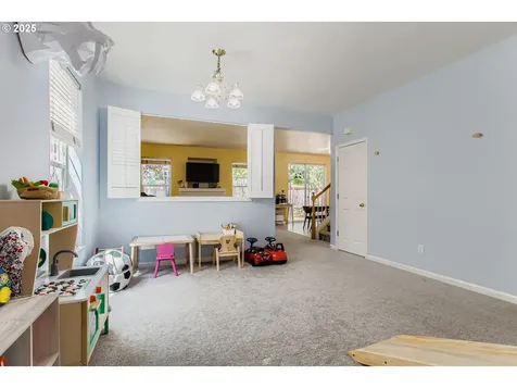 555 NW Hertel Street Hillsboro OR 97124