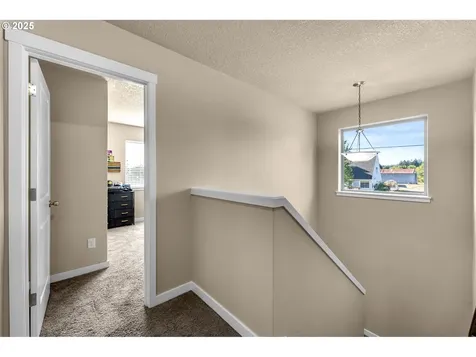 15013 NW 25th Avenue Vancouver WA 98685