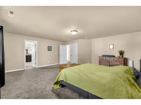 15013 NW 25th Avenue Vancouver WA 98685