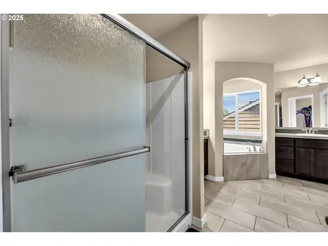 15013 NW 25th Avenue Vancouver WA 98685