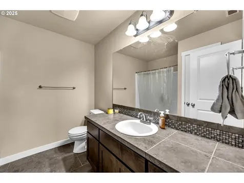 15013 NW 25th Avenue Vancouver WA 98685