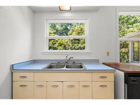 3967 SE Taylor Street Portland OR 97214