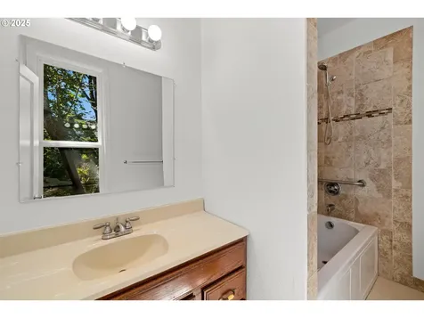3967 SE Taylor Street Portland OR 97214