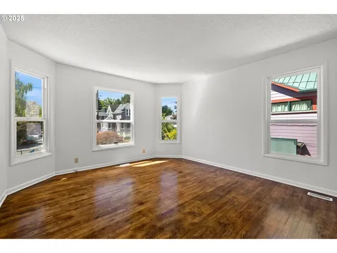 3967 SE Taylor Street Portland OR 97214