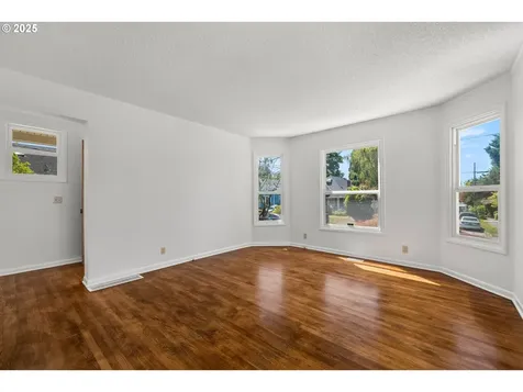 3967 SE Taylor Street Portland OR 97214