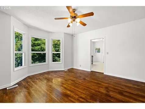 3967 SE Taylor Street Portland OR 97214