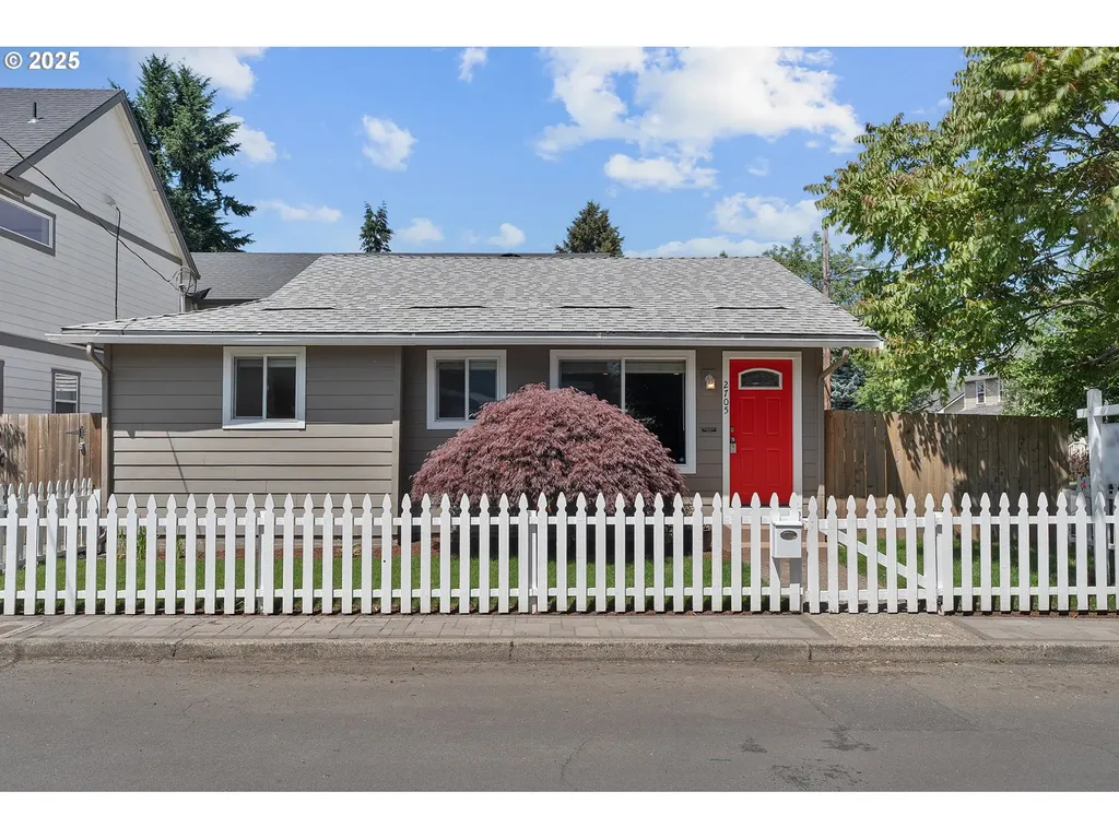 2705 N Hunt Street Portland OR 97217