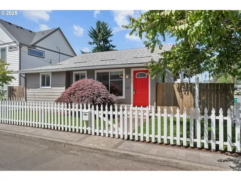 2705 N Hunt Street Portland OR 97217