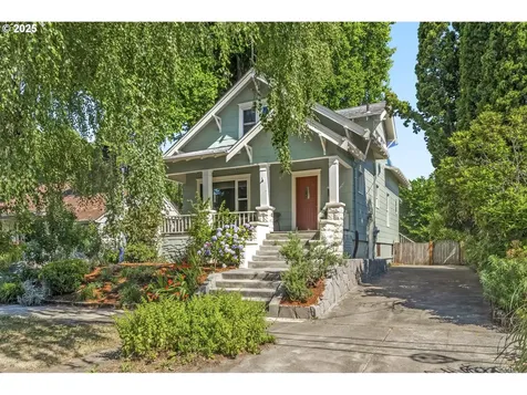 1607 NE Morgan Street Portland OR 97211