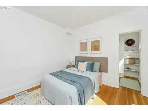 1607 NE Morgan Street Portland OR 97211