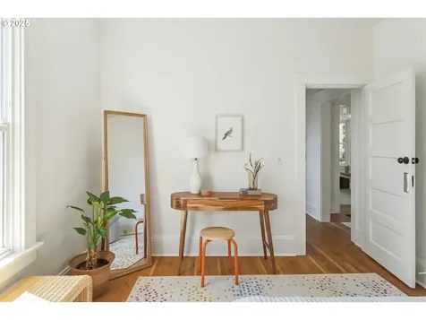 1607 NE Morgan Street Portland OR 97211