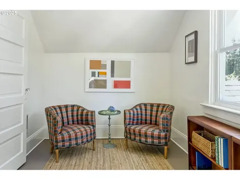 1607 NE Morgan Street Portland OR 97211