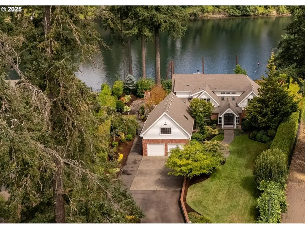 25325 NE Butteville Road Aurora OR 97002