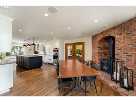 25325 NE Butteville Road Aurora OR 97002