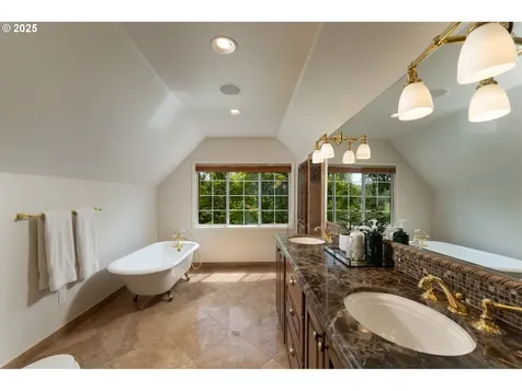 25325 NE Butteville Road Aurora OR 97002