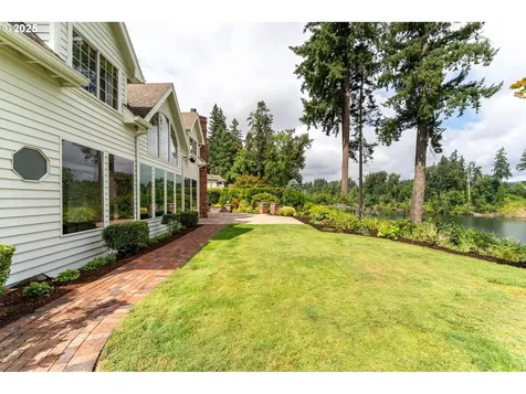 25325 NE Butteville Road Aurora OR 97002