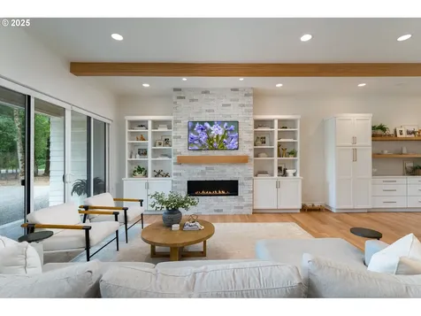 25325 NE Butteville Road Aurora OR 97002
