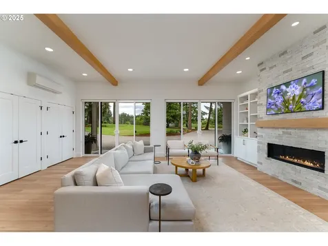 25325 NE Butteville Road Aurora OR 97002