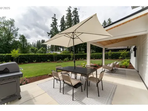 25325 NE Butteville Road Aurora OR 97002