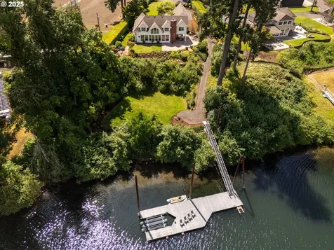 25325 NE Butteville Road Aurora OR 97002