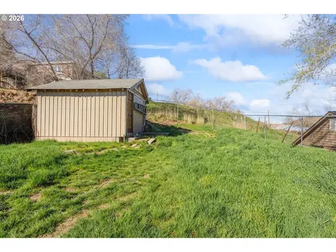 342 SE 7th Street Madras OR 97741