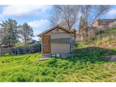 342 SE 7th Street Madras OR 97741