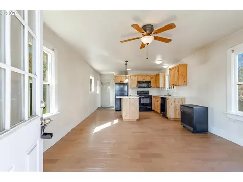 342 SE 7th Street Madras OR 97741