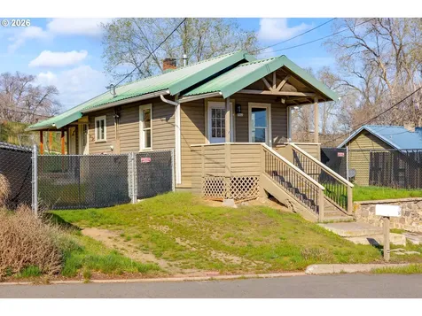 342 SE 7th Street Madras OR 97741