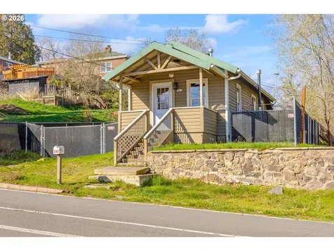 342 SE 7th Street Madras OR 97741