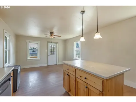 342 SE 7th Street Madras OR 97741