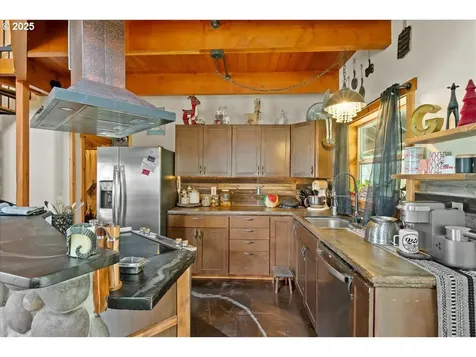 823 Terrace Drive Scotts Mills OR 97375