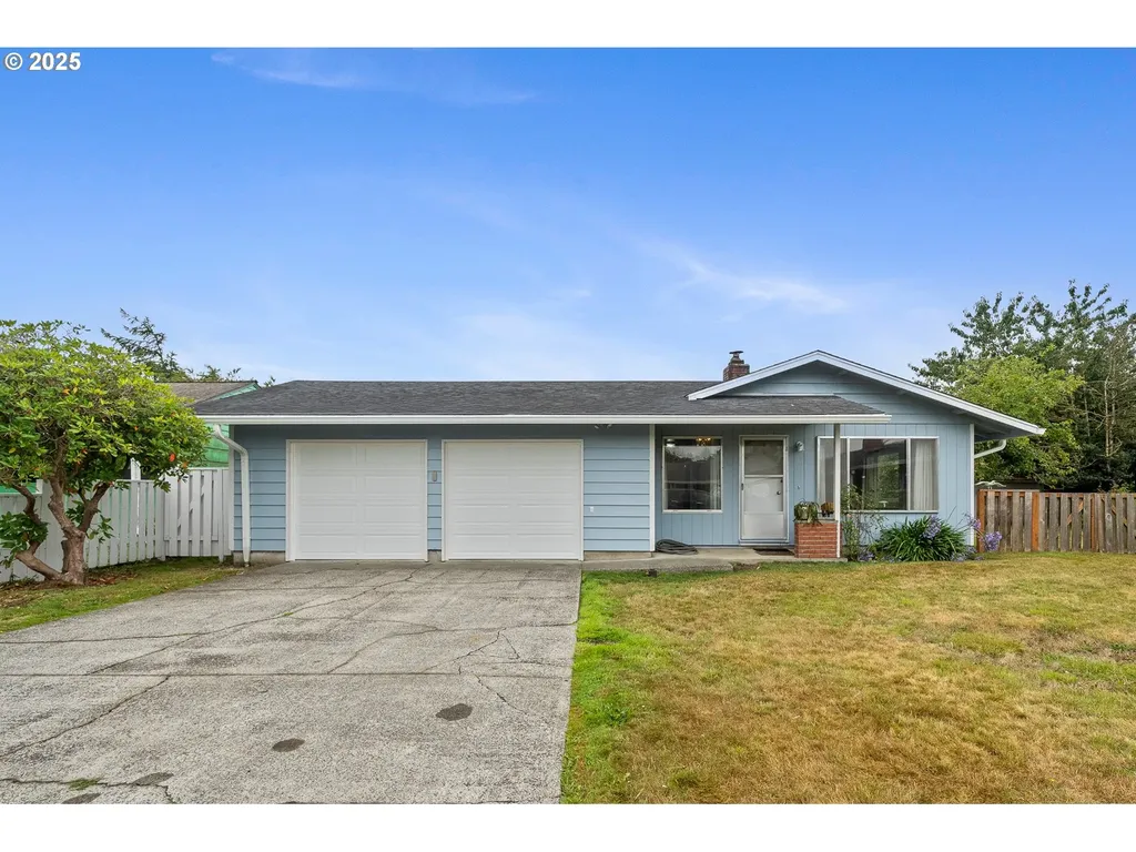 4004 Elmwood Street Tillamook OR 97141