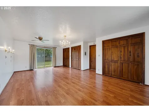4004 Elmwood Street Tillamook OR 97141