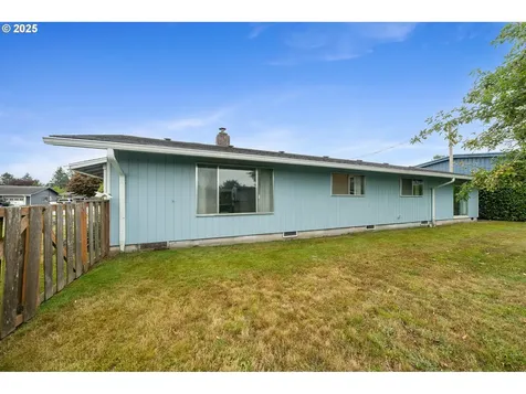 4004 Elmwood Street Tillamook OR 97141