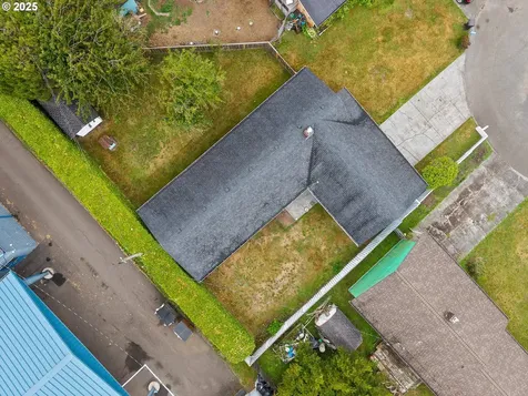 4004 Elmwood Street Tillamook OR 97141
