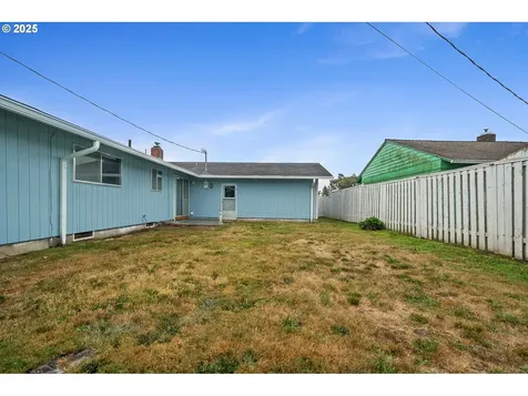 4004 Elmwood Street Tillamook OR 97141