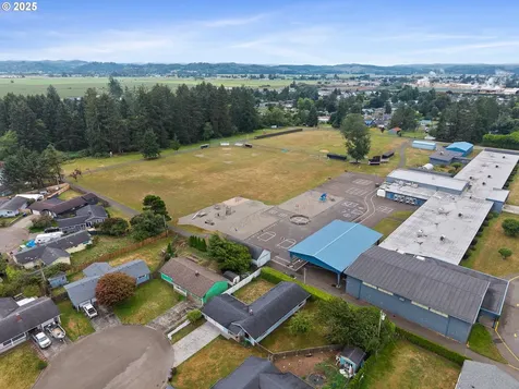 4004 Elmwood Street Tillamook OR 97141
