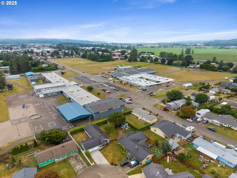 4004 Elmwood Street Tillamook OR 97141